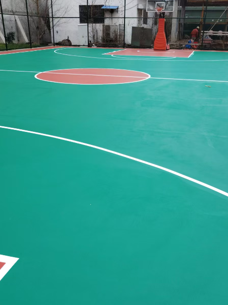 洪梅镇 球场长期使用易出现地面开裂